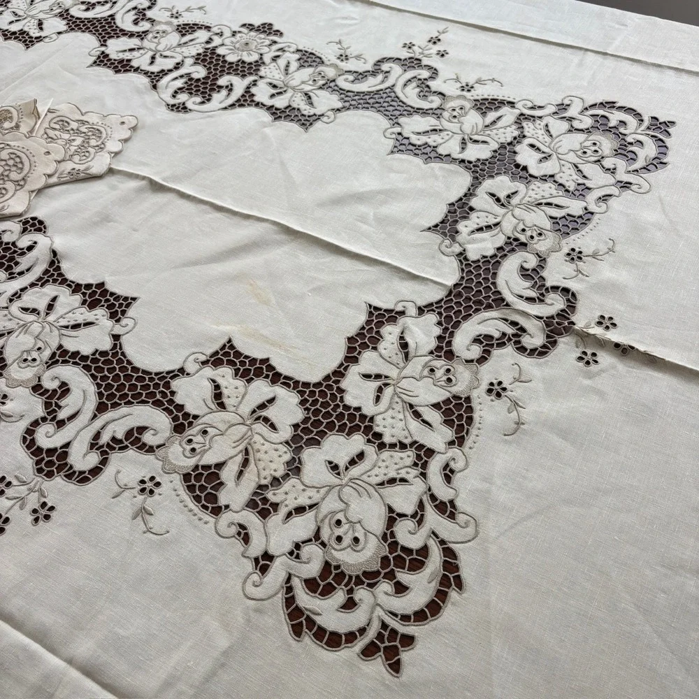 Vintage BLI Madeira Hand Embroidered Pure Linen Tablecloth Napkin Set Portugal
